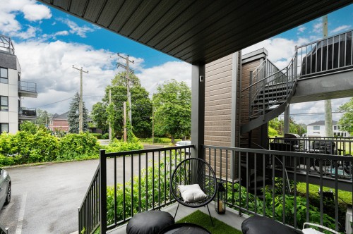 Balcon - D-1 Av. De Galais, Laval (Laval-Des-Rapides), QC 