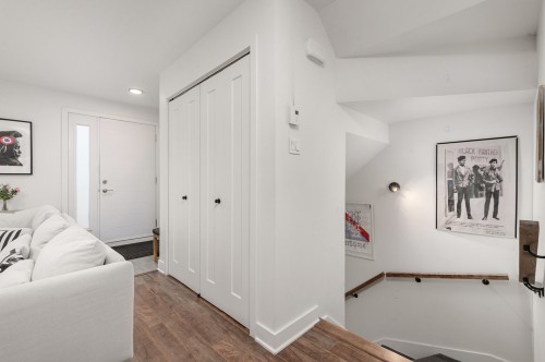 Hall d'entrée/Vestibule - D-1 Av. De Galais, Laval (Laval-Des-Rapides), QC 