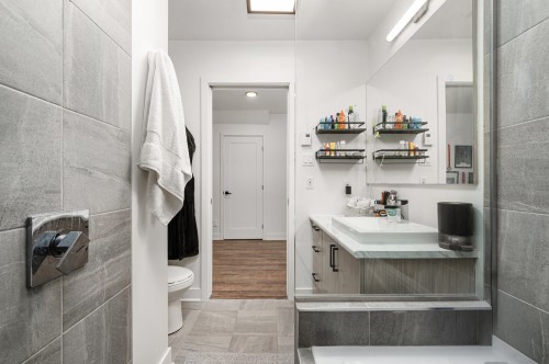 Salle de bains - D-1 Av. De Galais, Laval (Laval-Des-Rapides), QC 
