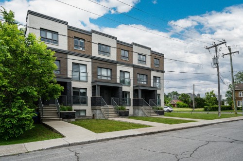 Façade - D-1 Av. De Galais, Laval (Laval-Des-Rapides), QC 