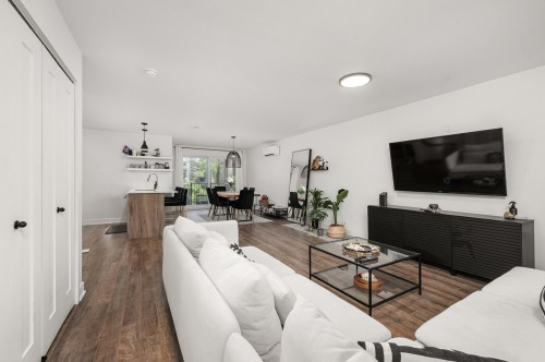 Salon - D-1 Av. De Galais, Laval (Laval-Des-Rapides), QC 