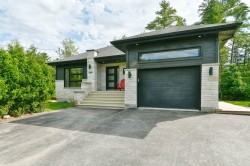 212 Rue du Bonniebrook  Saint-Colomban, QC J5K 1S1