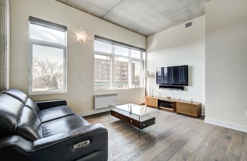 Salon - 410-175 Av. Metcalfe, Westmount, QC 