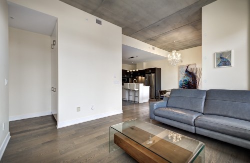 Salon - 410-175 Av. Metcalfe, Westmount, QC 