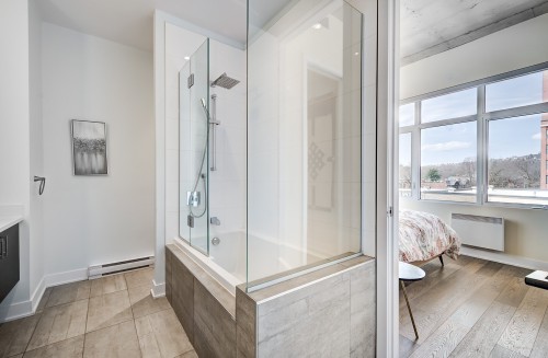 Salle de bains attenante à la CCP - 410-175 Av. Metcalfe, Westmount, QC 