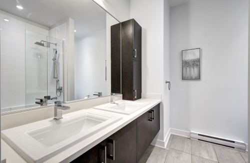 Salle de bains attenante à la CCP - 410-175 Av. Metcalfe, Westmount, QC 