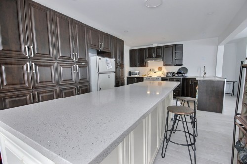 Kitchen - 109  - 111 Rue Des Oblats E., Rouyn-Noranda, QC 