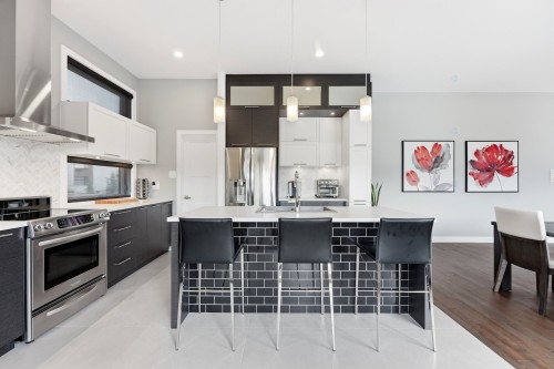 Cuisine - 123 Av. Du Littoral, Saint-Paul, QC - Indoor Photo Showing Kitchen With Upgraded Kitchen