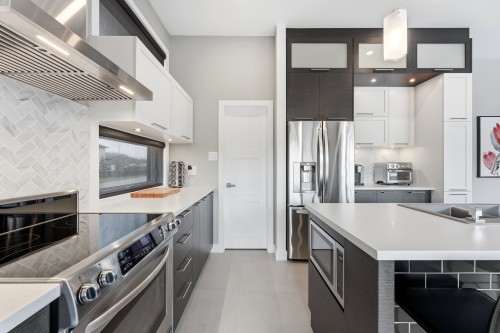 Cuisine - 123 Av. Du Littoral, Saint-Paul, QC - Indoor Photo Showing Kitchen With Upgraded Kitchen