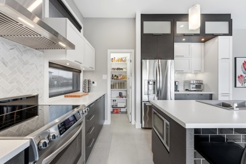 Cuisine - 123 Av. Du Littoral, Saint-Paul, QC - Indoor Photo Showing Kitchen With Upgraded Kitchen