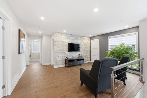 Chambre à coucher - 123 Av. Du Littoral, Saint-Paul, QC - Indoor With Fireplace