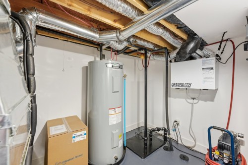 Rangement - 123 Av. Du Littoral, Saint-Paul, QC - Indoor Photo Showing Basement