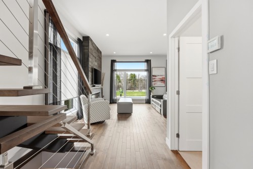 Hall d'entrée/Vestibule - 123 Av. Du Littoral, Saint-Paul, QC - Indoor Photo Showing Other Room
