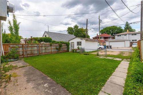 329 Lansdowne Ave, Winnipeg, MB 