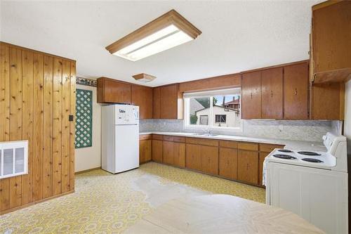329 Lansdowne Ave, Winnipeg, MB 
