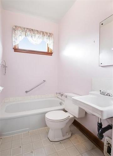 130 Forrest Ave, Winnipeg, MB 