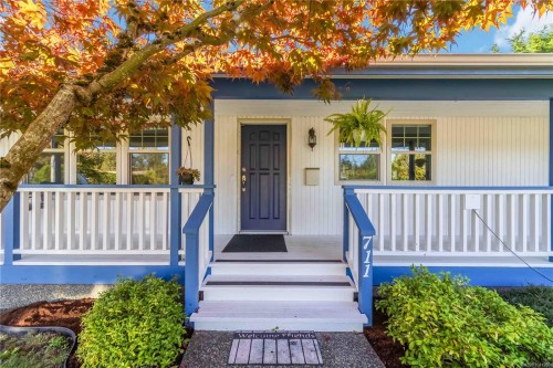 711 Miller Ave, Saanich, BC 