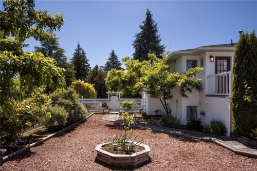 1843 Feltham Rd  Saanich, BC V8N 2A4