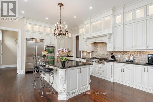 7645 16Th Side Road, King, ON - Indoor Photo Showing Kitchen With Upgraded Kitchen