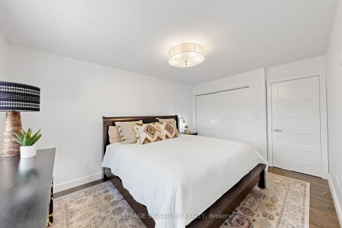 27 Fairwood Place E, Burlington, ON 