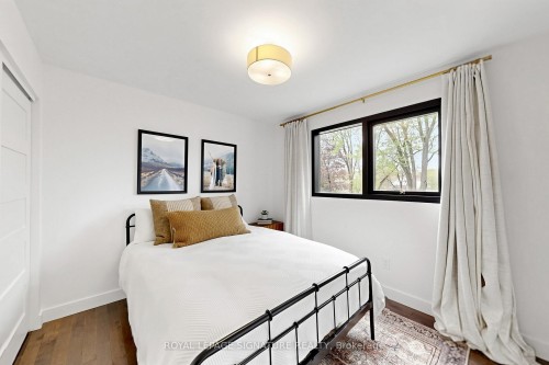 27 Fairwood Place E, Burlington, ON 