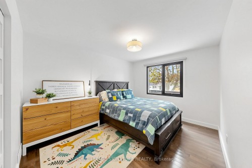 27 Fairwood Place E, Burlington, ON 