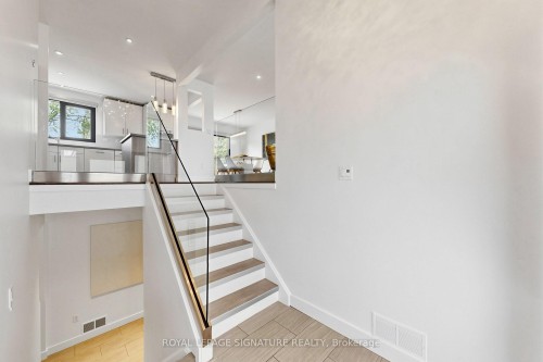 27 Fairwood Place E, Burlington, ON 
