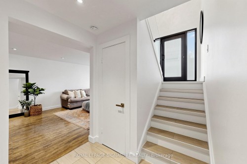 27 Fairwood Place E, Burlington, ON 