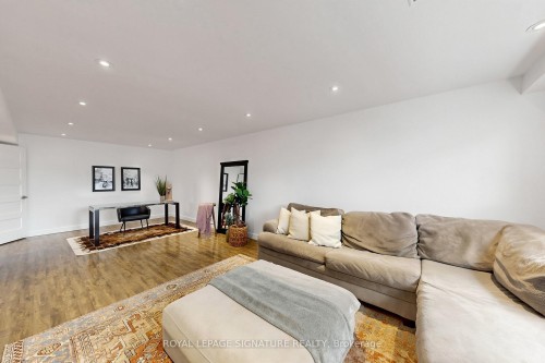 27 Fairwood Place E, Burlington, ON 