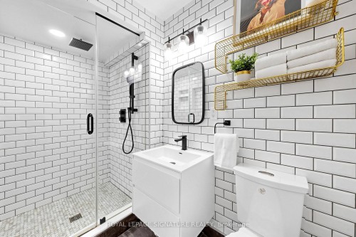 27 Fairwood Place E, Burlington, ON 