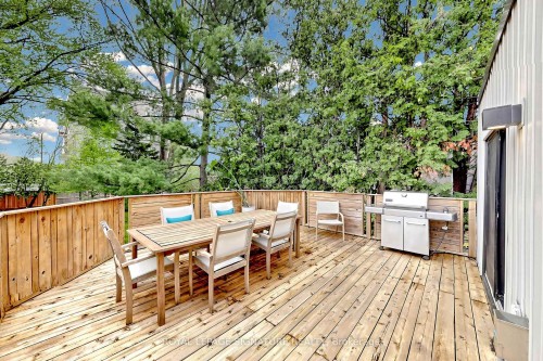 27 Fairwood Place E, Burlington, ON 