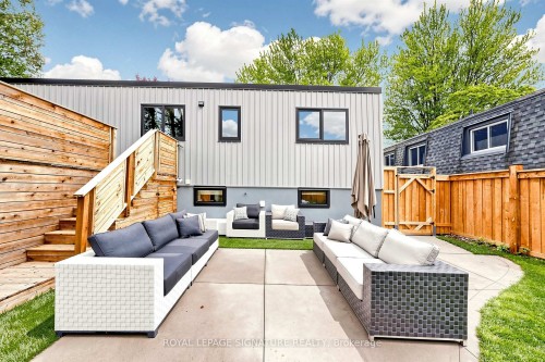27 Fairwood Place E, Burlington, ON 