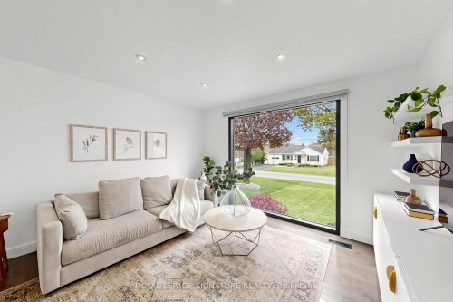 27 Fairwood Place E, Burlington, ON 