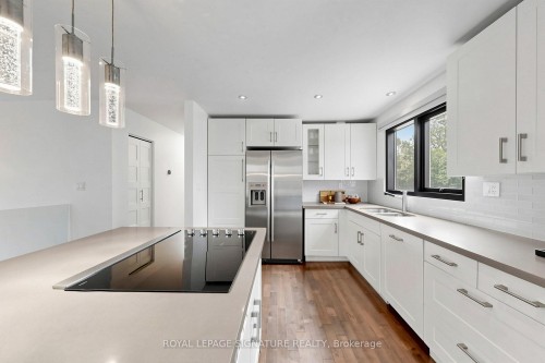 27 Fairwood Place E, Burlington, ON 