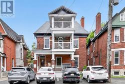 64 DELAWARE AVENUE  Ottawa, ON K2P 0Z3