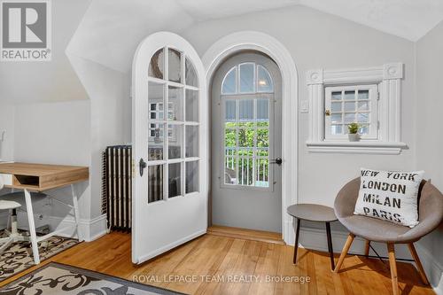 Unique features everywhere.... - 64 Delaware Avenue, Ottawa, ON 