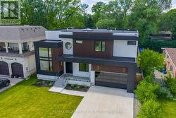 369 WADE STREET  Oakville, ON L6K 2A4