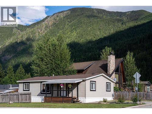 50 Johnson Way  Revelstoke, BC V0E 2S0