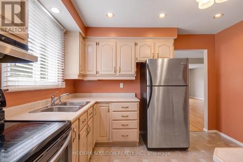 108 Fassett Court, Hamilton, ON - Indoor Photo Showing Kitchen With Double Sink
