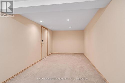 108 Fassett Court, Hamilton, ON - Indoor Photo Showing Other Room