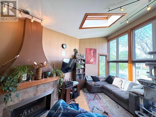 1222 Dorchester Avenue, Ottawa, ON 