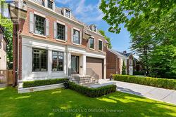 224 ST LEONARD'S AVENUE Toronto, ON M4N 1K7