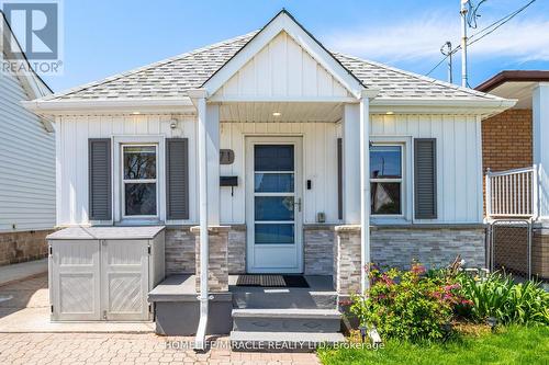 71 BELAND AVENUE N  Hamilton, ON L8H 6C2