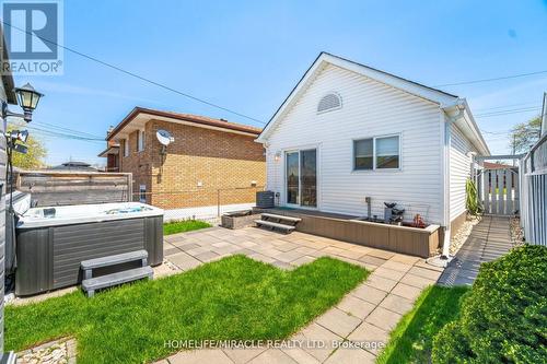 71 Beland Avenue N, Hamilton, ON 