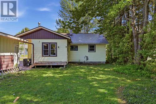 104 Eastern Ave, Sault Ste. Marie, ON - Outdoor