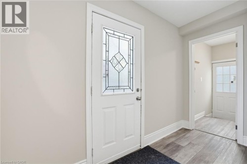 390 Hunter Street W, Hamilton, ON - Indoor Photo Showing Other Room