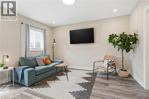 390 Hunter Street W, Hamilton, ON - Indoor