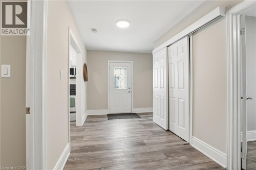 390 Hunter Street W, Hamilton, ON - Indoor Photo Showing Other Room