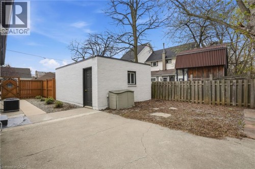 390 Hunter Street W, Hamilton, ON - Outdoor