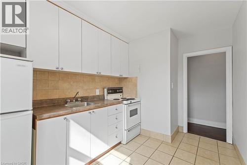 2189 King Street E Unit# 4, Hamilton, ON - Indoor Photo Showing Kitchen